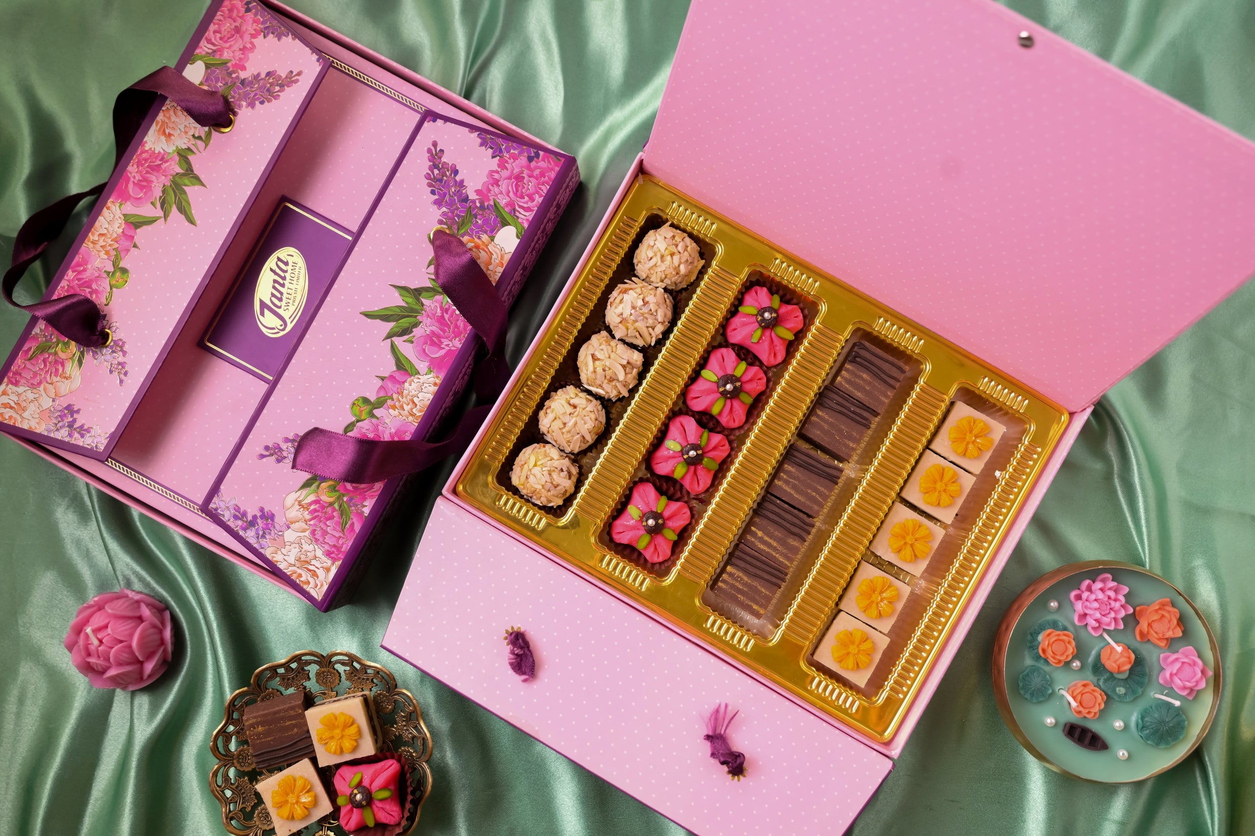 BLOOM TREATS