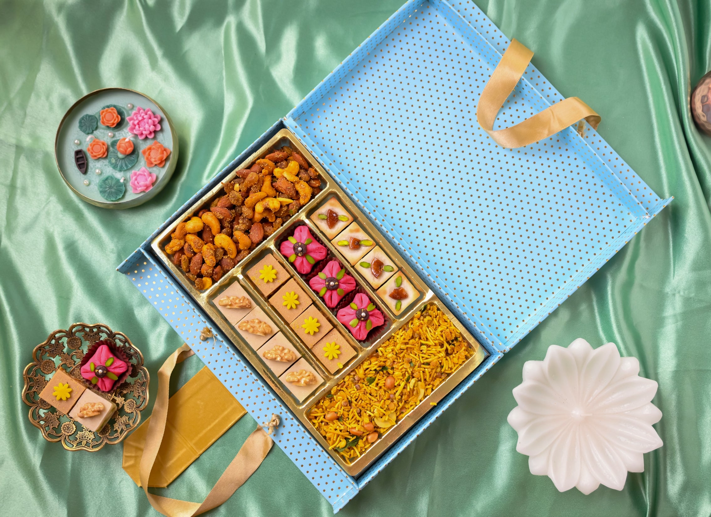 ROYAL DELIGHTS